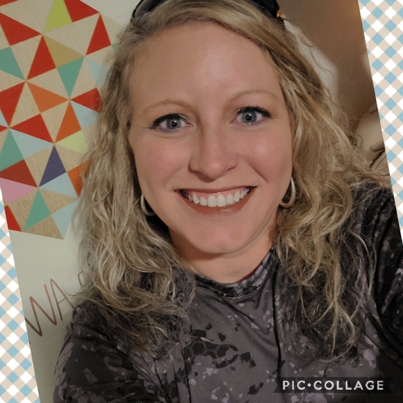 Meet your Posher, Wyndee - Picture 3 of 3